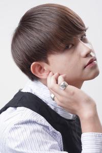 メンズヘア整形スパイラルパーマ波巻きツイストメンズパーマ髪型 - メンズヘア整形サロン GOALD 渋谷神南掲載