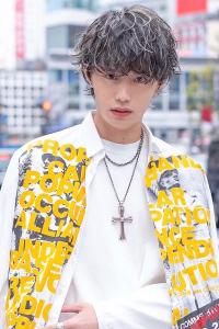 メンズヘア整形スパイラルパーマ波巻きツイストメンズパーマ髪型 - メンズヘア整形サロン GOALD 渋谷神南掲載