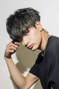 メンズヘア整形スパイラルパーマ波巻きツイストメンズパーマ髪型 - メンズヘア整形サロン GOALD 渋谷神南掲載