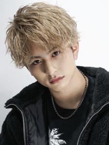 メンズヘア整形スパイラルパーマ波巻きツイストメンズパーマ髪型 - メンズヘア整形サロン GOALD 渋谷神南掲載