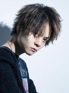 メンズヘア整形スパイラルパーマ波巻きツイストメンズパーマ髪型 - メンズヘア整形サロン GOALD 渋谷神南掲載