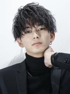 メンズヘア整形スパイラルパーマ波巻きツイストメンズパーマ髪型 - メンズヘア整形サロン GOALD 渋谷神南掲載