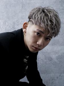 メンズヘア整形スパイラルパーマ波巻きツイストメンズパーマ髪型 - メンズヘア整形サロン GOALD 渋谷神南掲載