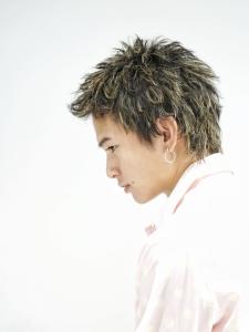 メンズヘア整形スパイラルパーマ波巻きツイストメンズパーマ髪型 - メンズヘア整形サロン GOALD 渋谷神南掲載