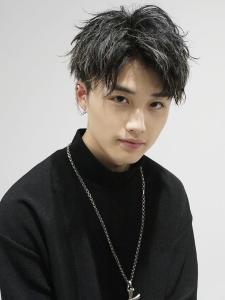 メンズヘア整形スパイラルパーマ波巻きツイストメンズパーマ髪型 - メンズヘア整形サロン GOALD 渋谷神南掲載
