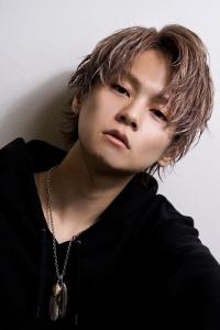 メンズヘア整形スパイラルパーマ波巻きツイストメンズパーマ髪型 - メンズヘア整形サロン GOALD 渋谷神南掲載