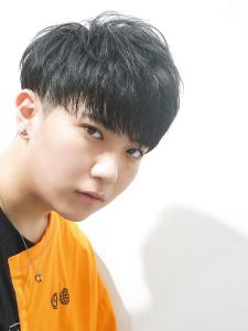 メンズヘア整形スパイラルパーマ波巻きツイストメンズパーマ髪型 - メンズヘア整形サロン GOALD 渋谷神南掲載