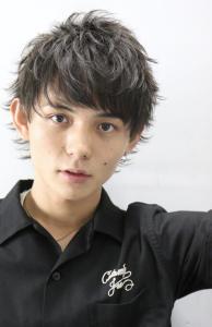 メンズヘア整形スパイラルパーマ波巻きツイストメンズパーマ髪型 - メンズヘア整形サロン GOALD 渋谷神南掲載