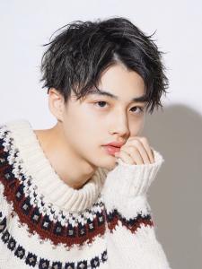 メンズヘア整形スパイラルパーマ波巻きツイストメンズパーマ髪型 - メンズヘア整形サロン GOALD 渋谷神南掲載