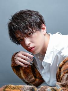 メンズヘア整形スパイラルパーマ波巻きツイストメンズパーマ髪型 - メンズヘア整形サロン GOALD 渋谷神南掲載