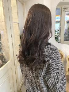 オリーブグレージュ大人気ゆる巻きロング髪質改善トリートメント - CHAINON掲載