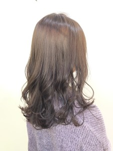 透明感抜群アッシュベージュ - LOREN掲載