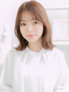 大人ガーリーミディアムレイヤー外ハネパーマ　アッシュオリーブ - mod's hair【モッズヘア】越谷/越谷西口店掲載