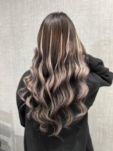黒髪ボブから大変身！シルバーバレイヤージュ！ - Lanisis Hair掲載