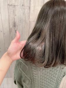 みどり多めのオリーブグレージュ/内巻きワンカール - AUFES 福島店掲載
