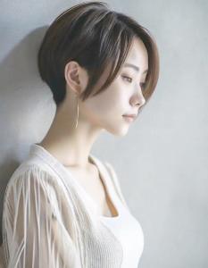 大人刈上げ丸みセンターパートショート30代40代50代 - Miss Grandee VILLAS掲載