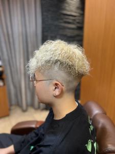 メンズホワイトスパイラルパーマ〈理容室〉 - ヘアーモードキクチ 銀座店掲載