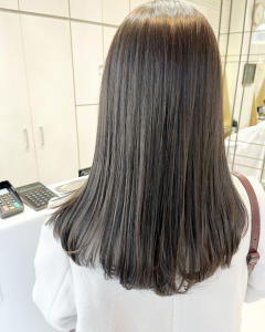 ブリーチなしグレージュセミロング◎平谷英実 - VANESSA掲載