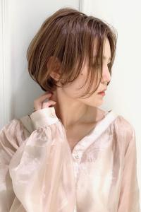 大人上品な前下がりショート