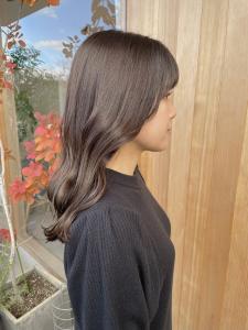 long × kusumi beige ◯Ayaca - 全席個室型美容室 GALLARIA Elegante各務原店掲載