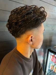 スキンフェード　アップバング　ナチュラルパーマ - THIS IS BARBER 2nd掲載