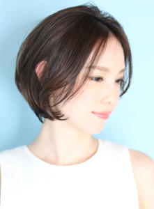 小顔美髪イメチェンピンクブラウン切りっぱなしボブ