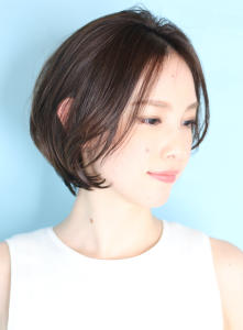 小顔美髪イメチェンピンクブラウン切りっぱなしボブ