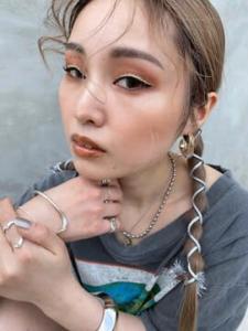 【THREE...by velvet】ヘーゼルベージュ - THREE...by velvet掲載