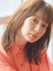 大人レイヤー外ハネミディアム - manarino by little掲載