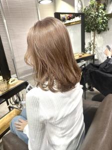 切りっぱなしボブ エアリーロング 美髪 ピンクブラウン - ARCANA 明治神宮前 表参道 原宿掲載