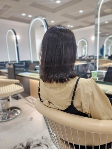 外はねボブ×アッシュブラック - e.m.a PREMIUM BEAUTY SALON掲載