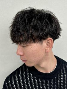 ウルフ/アッシュブラック/カルマパーマ/ベリーショート[本厚 - Genie -メンズカット & メンズパーマ 本厚木掲載