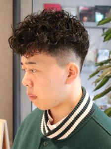 スペインカール　メンズパーマ　フェードカット　黒髪　短髪 - Men's Salon bloc掲載