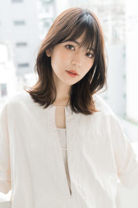 【S.BROOM】韓国風くびれミディアムレイヤースタイル - 【完全個室サロン】BALMY by S.BROOM 難波店掲載