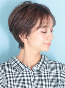 小顔美髪イメチェンピンクブラウン切りっぱなしボブショート