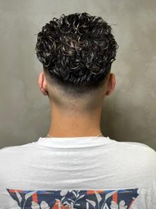 フェードカット　スキンフェード　波巻きパーマ　スペインカール - 完全個室 THIS IS BARBER 3rd掲載