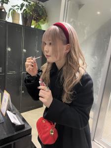 切りっぱなしボブ エアリーロング 美髪 ピンクブラウン - ARCANA 明治神宮前 表参道 原宿掲載