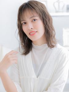 抜け感ウェットヘア小顔波巻きエアリーミディ　フレンチカジュア - mod's hair 上尾【モッズヘア】上尾西口店掲載