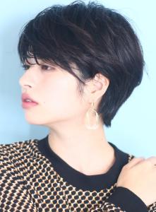 小顔美髪イメチェンピンクブラウン切りっぱなしボブショート
