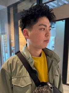 メンズショート　アップバング　ツーブロック　束感　黒髪　短髪 - Men's Salon bloc掲載