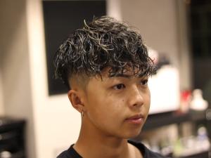 スペインカールxハイライトxスキンフェード - 三軒茶屋バーバー NEW OLD掲載