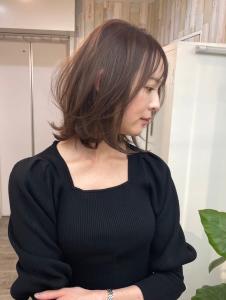 レイヤーくびれミディアムグレーベージュアッシュ前髪パーマ