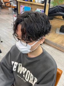 メンズカット爽やかセンターパートマッシュ波巻きパーマ - Dijon 髪質改善×ダブルカラー×縮毛矯正 渋谷 原宿 表参道【ディジョン】掲載