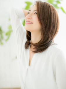 暖色系カラー×内巻きワンカールセミディ
