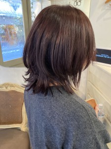 ピンクバイオレット暗めカラーまるみあるくびれヘア梅ヶ丘美容室 - CHAINON掲載
