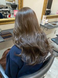 丸型卵形韓国顔まわりレイヤーカットエアリーロング美髪立川 - N° jillva 立川掲載