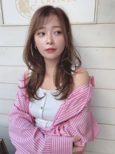 ナチュラルハイライトのロングヘアたっぷりレイヤー梅ヶ丘美容室 - CHAINON掲載
