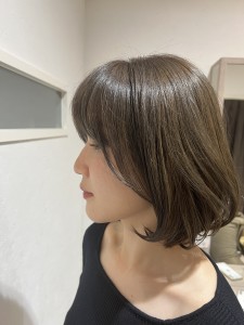 重めボブ　透明感のあるオリーブベージュ - LOHAS Hair ANGIE掲載