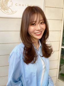 2024年大人気ロングのレイヤースタイル外ハネくびれヘア梅ヶ - CHAINON掲載
