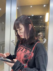 切りっぱなしボブ エアリーロング 美髪 ピンクブラウン - ARCANA 明治神宮前 表参道 原宿掲載
